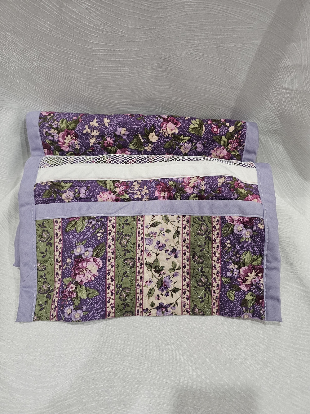 Handcrafted Floral Hanging Foldable Organizer with Mesh Pockets - Picture 7 of 9